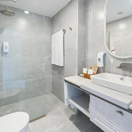 Suum & - Adult Only *